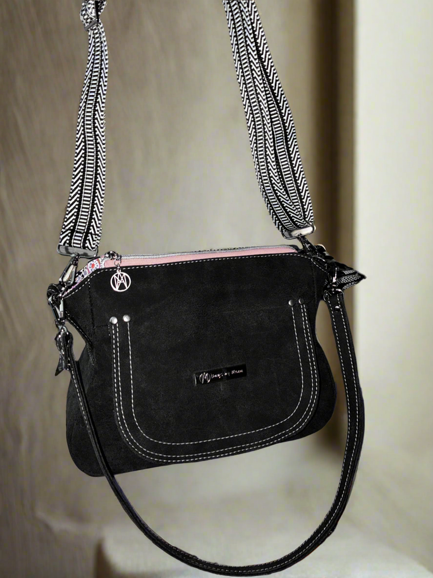 Brightstone Black - pink threading