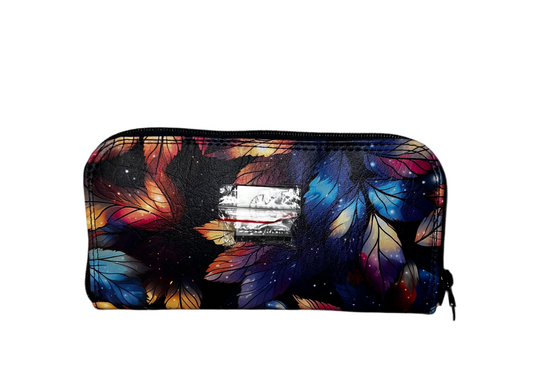 Zip around wallet leaves
