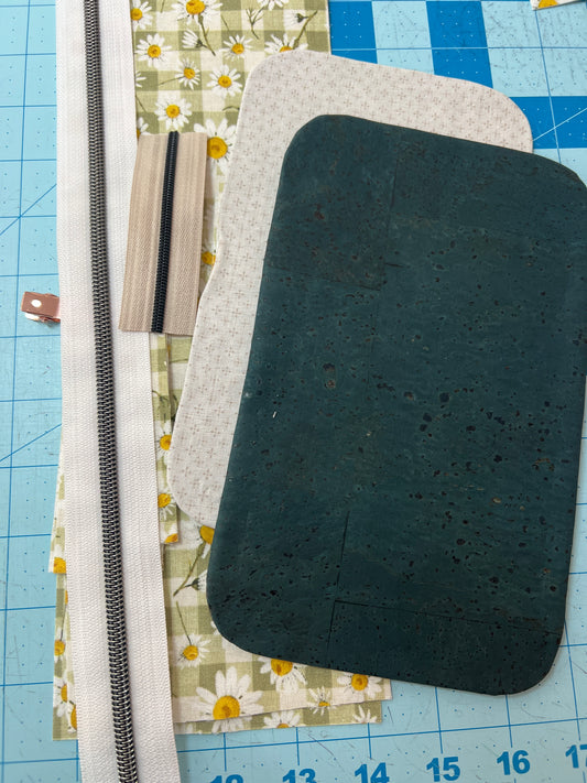 Zip around wallet Green Cork
