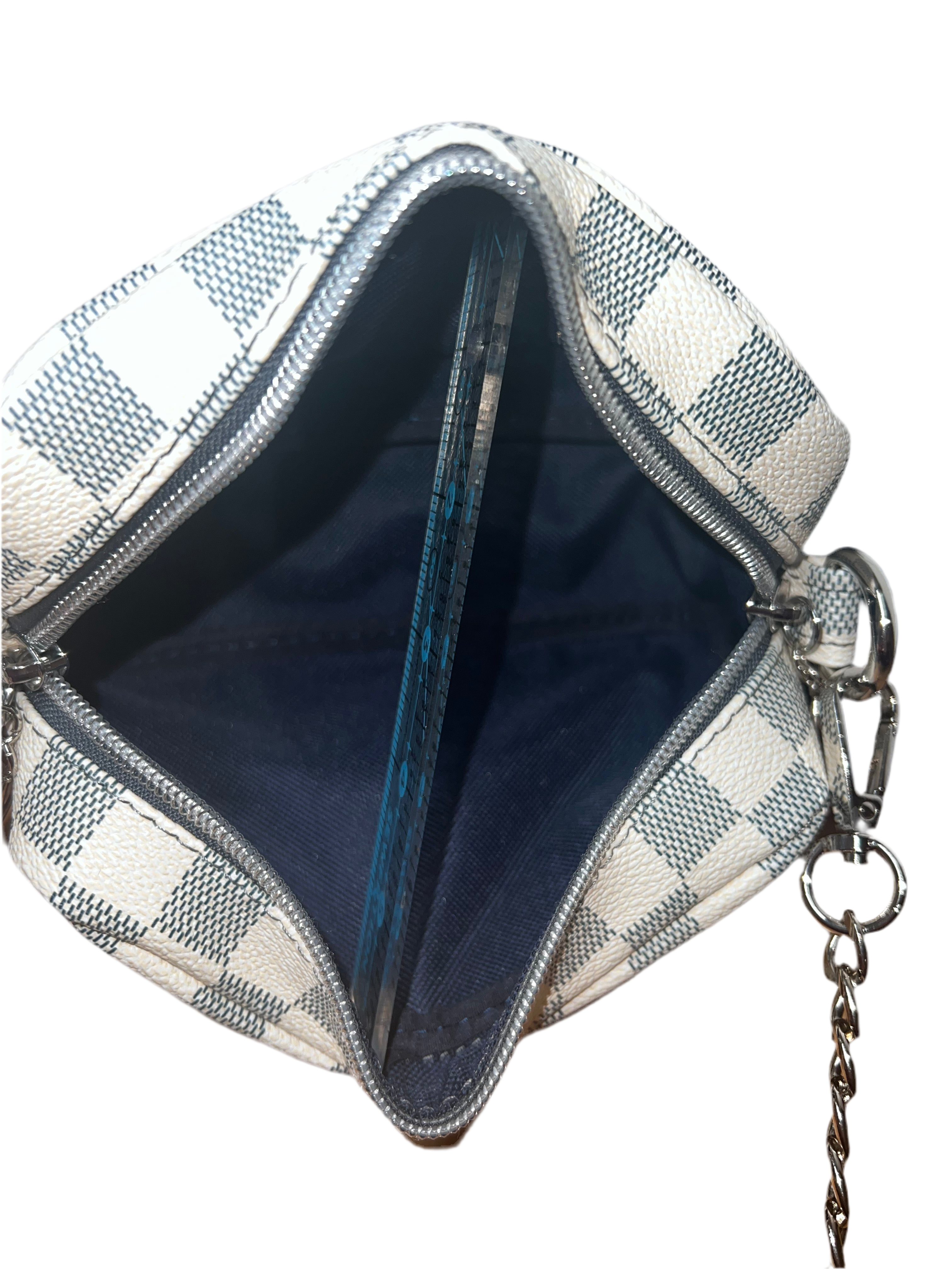 Tiny Cata “V”PRICE REDUCTION crossbody