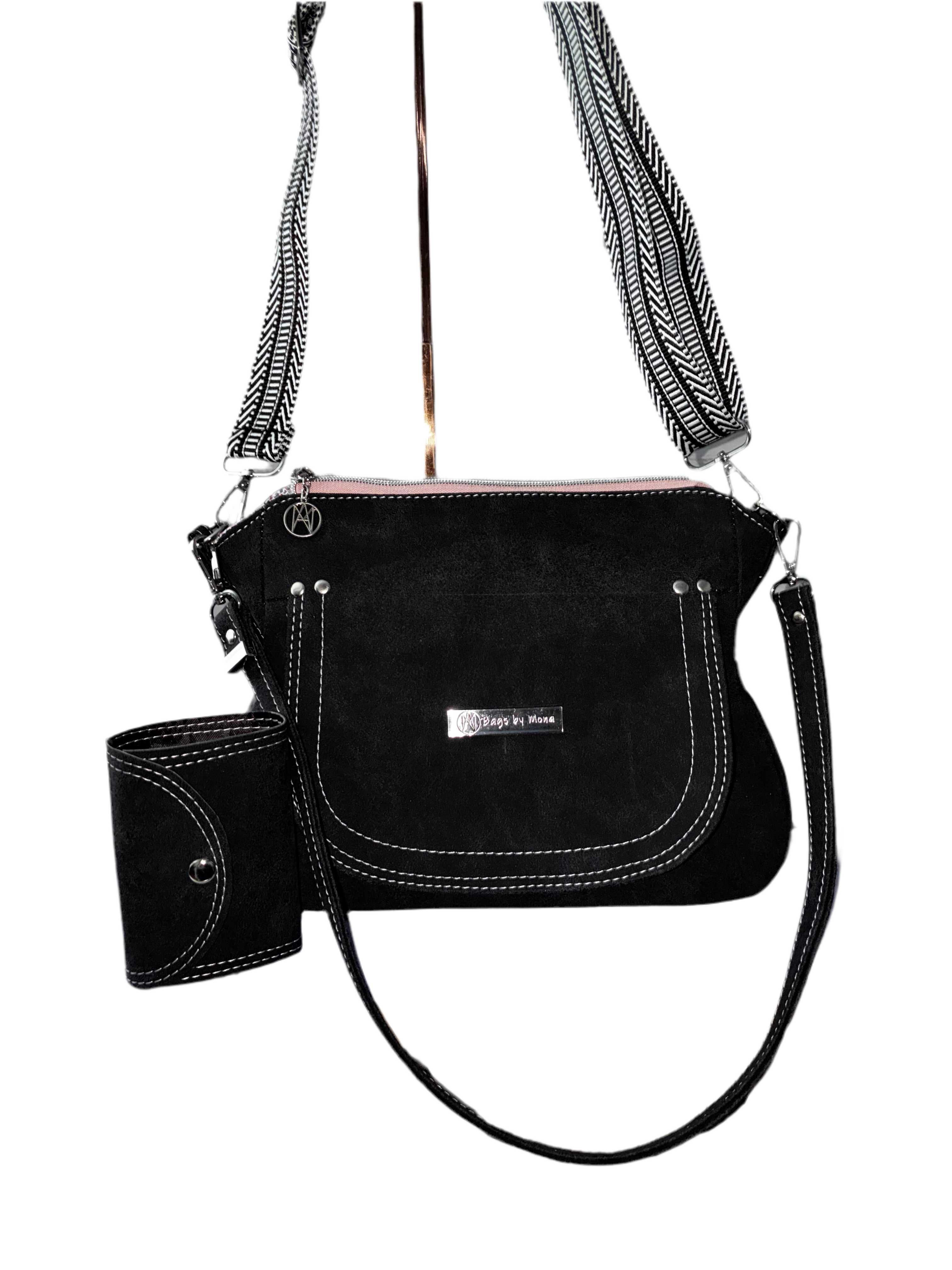 Brightstone Black - pink threading