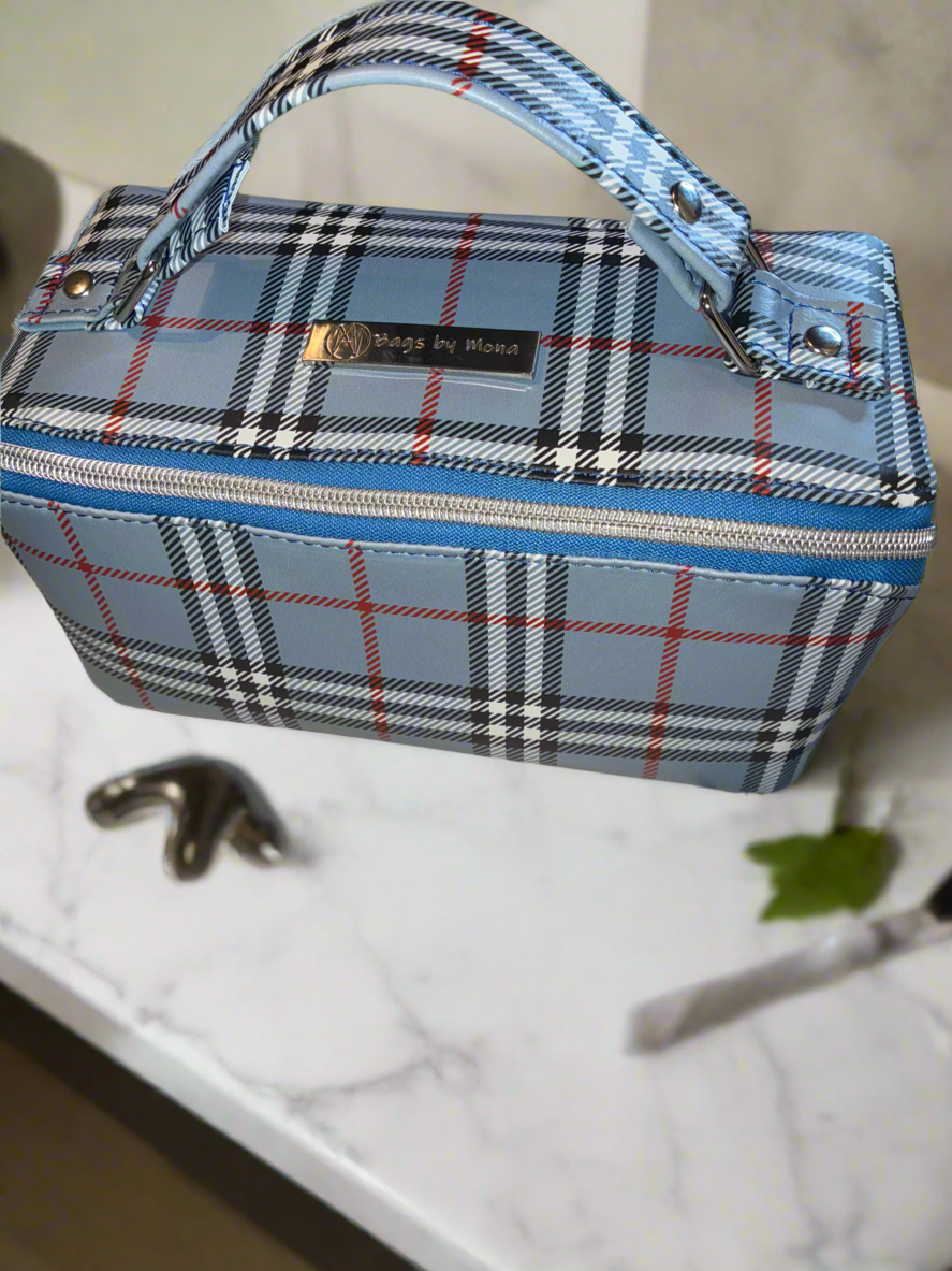 Cosmetic carry case blue burb