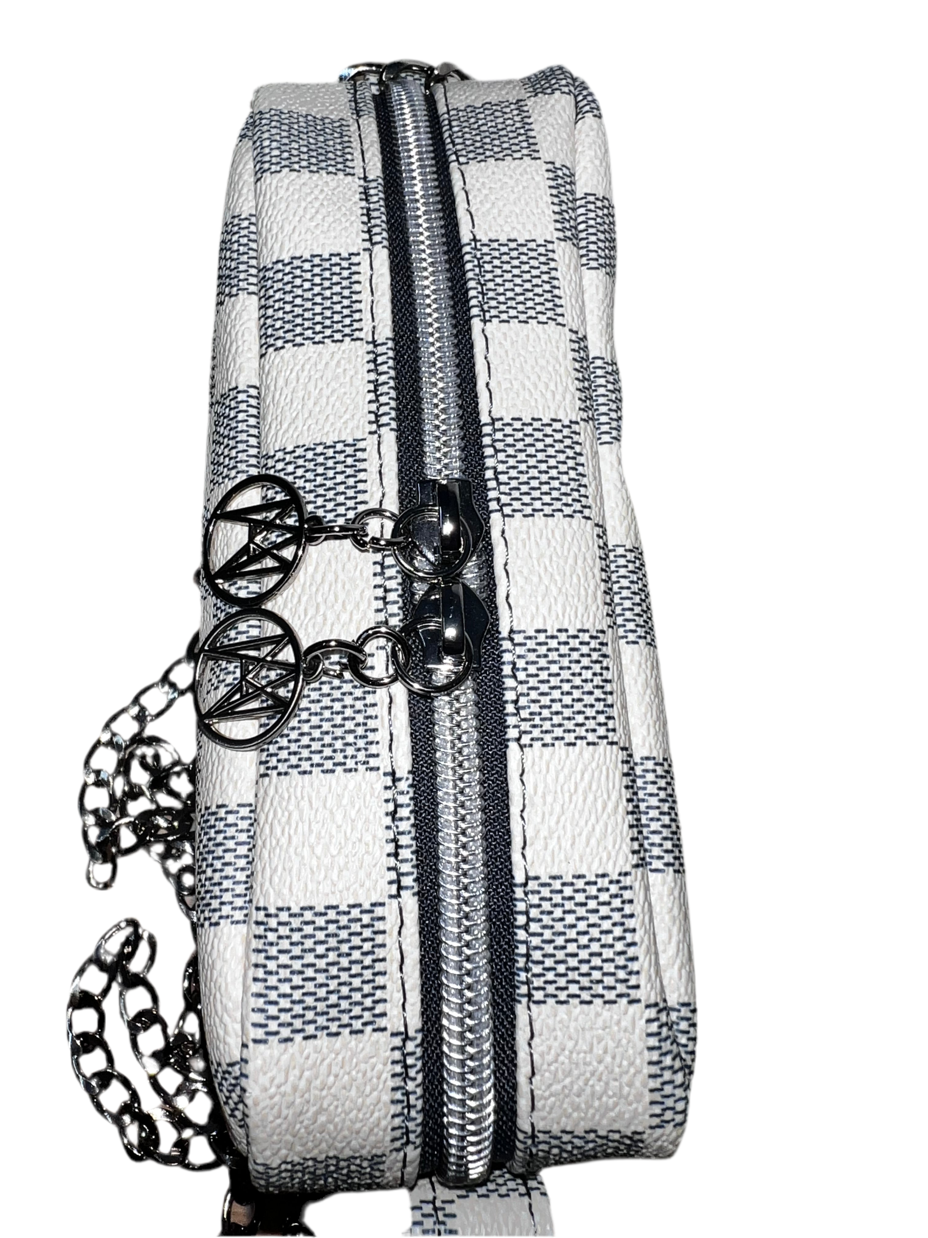 Tiny Cata “V”PRICE REDUCTION crossbody