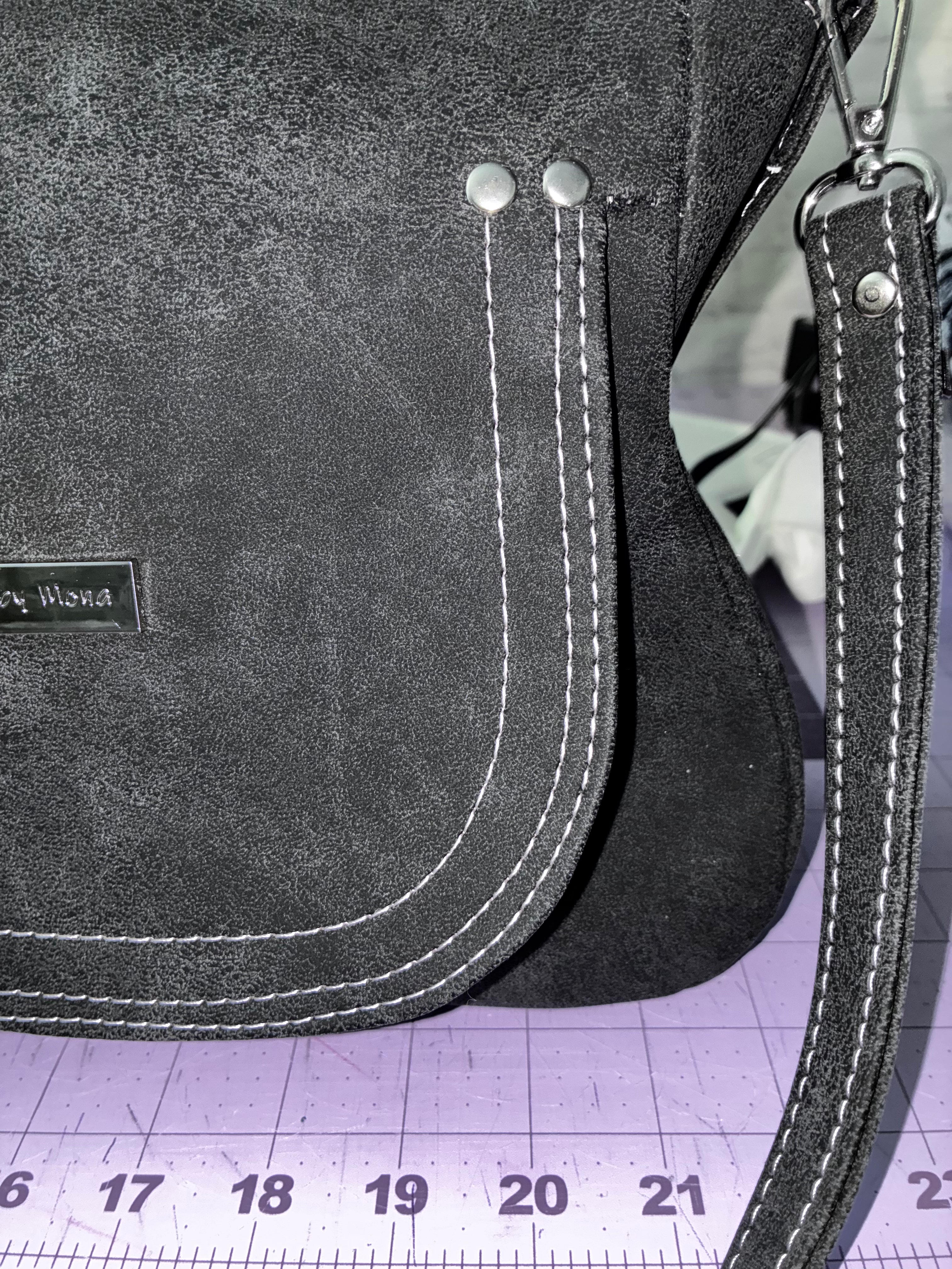 Brightstone Black - pink threading