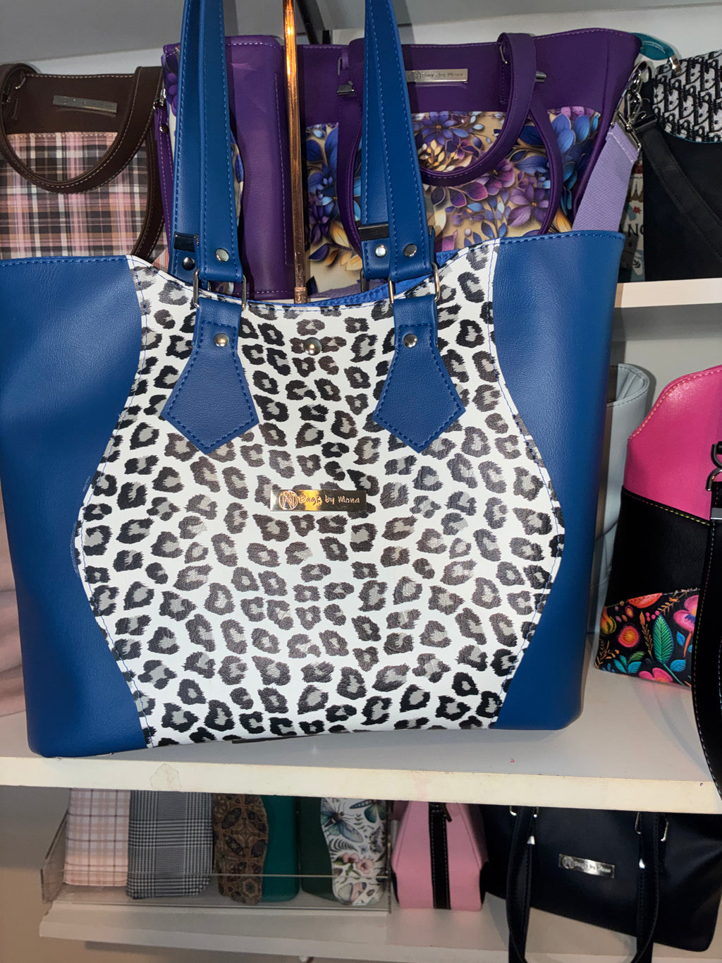 Empress snow leopard blue