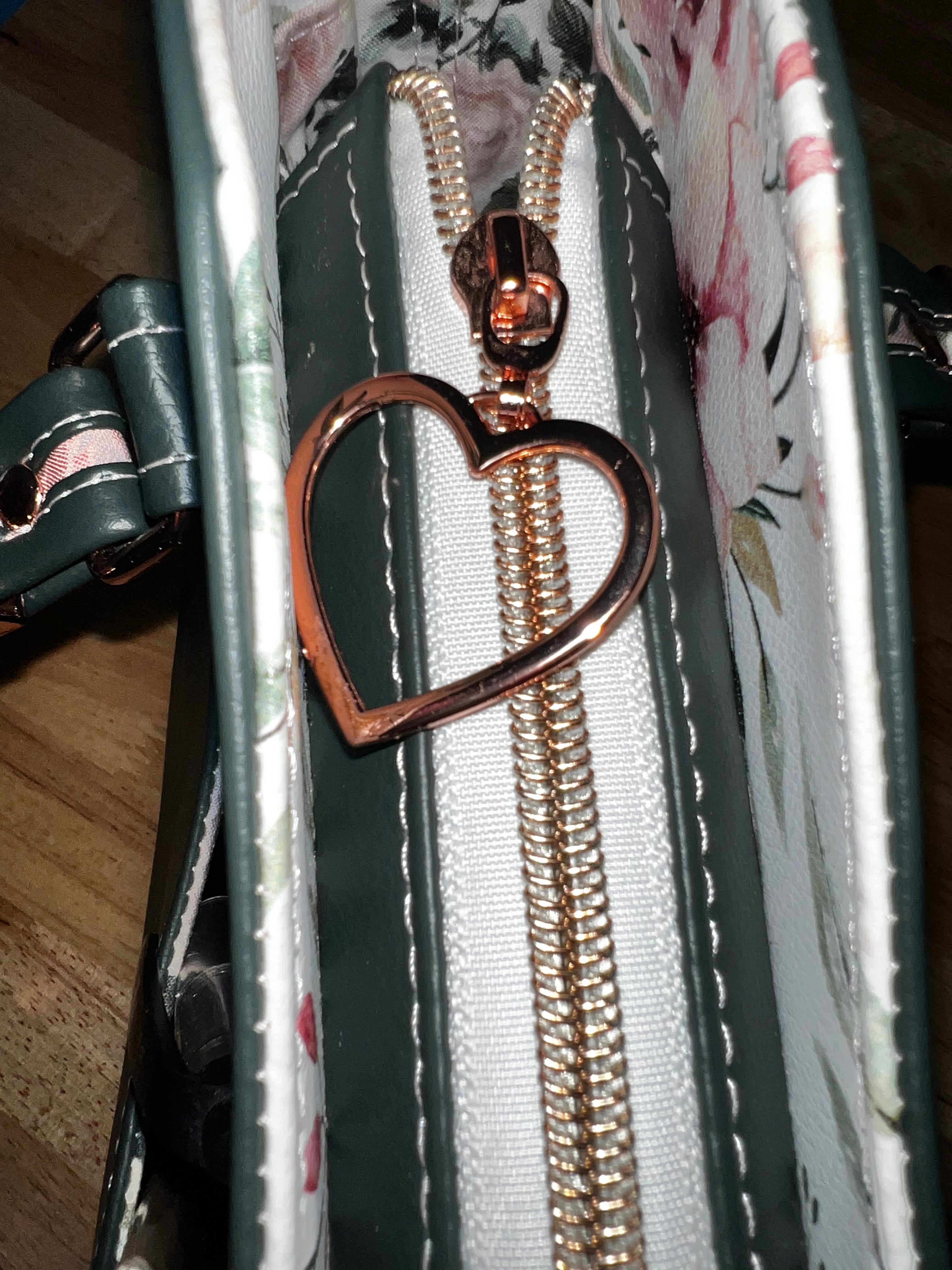 Hiraeth Evergreen Floral purse