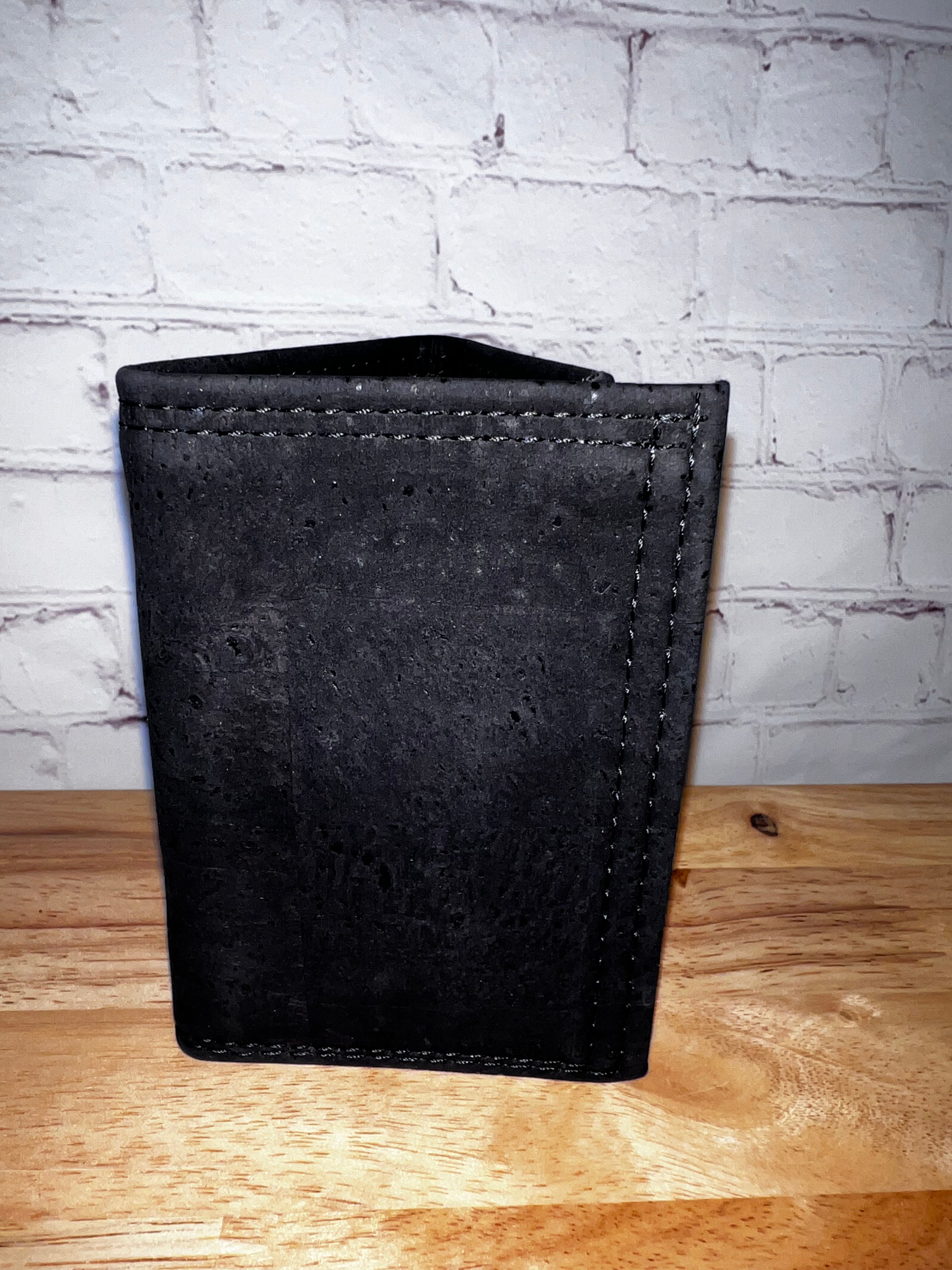 Men’s trifold wallet use drop down for styles