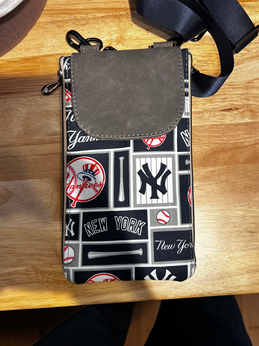 Crossbody Wallet Yank