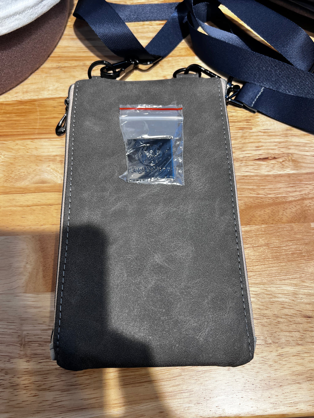 Crossbody Wallet Yank