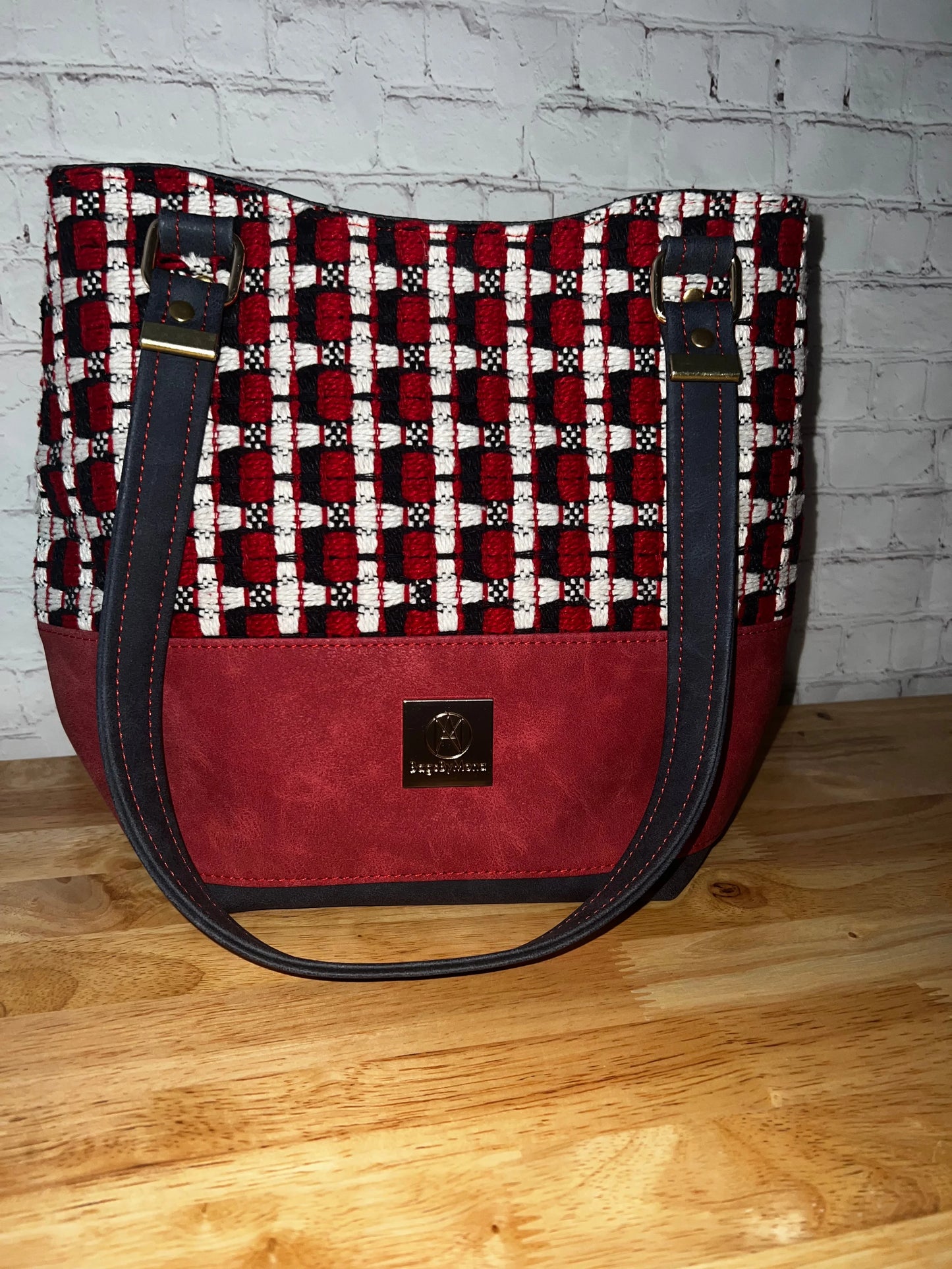 Guadeloupe Tommy handbag Boucle and Faux Suede
